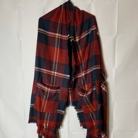 Grace & Lace Poncho - Picture 1 of 9